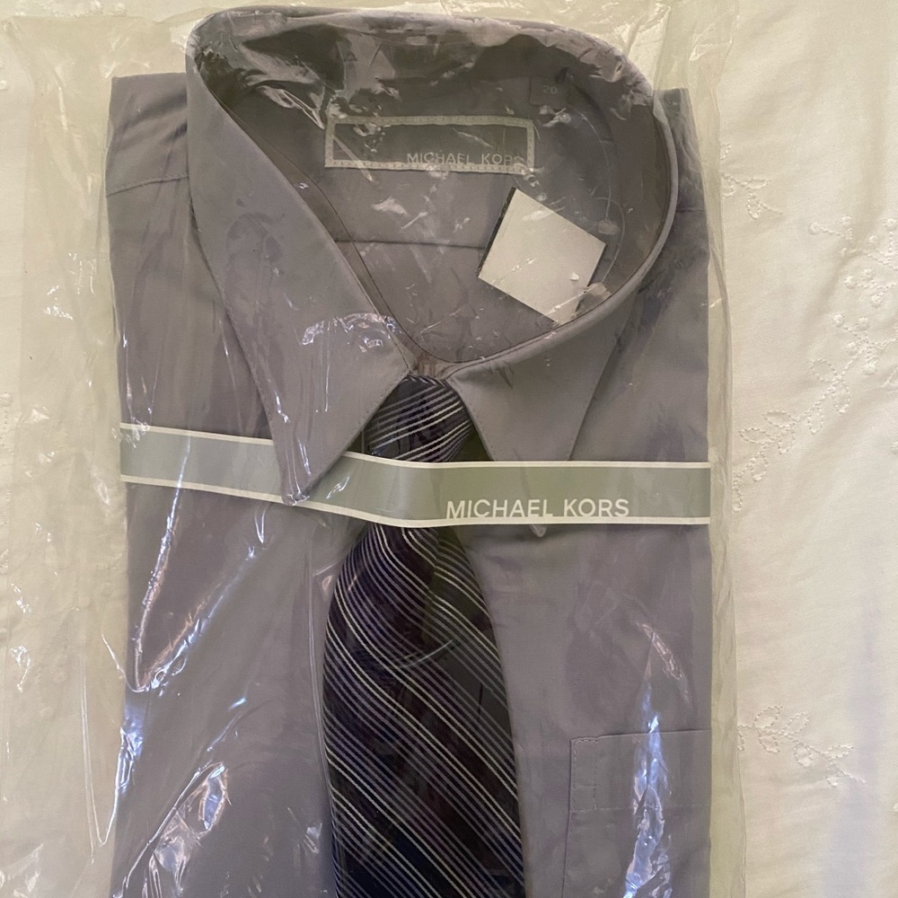 BOY’s MICHAEL KORS Shirt and Tie 👔 size 20R